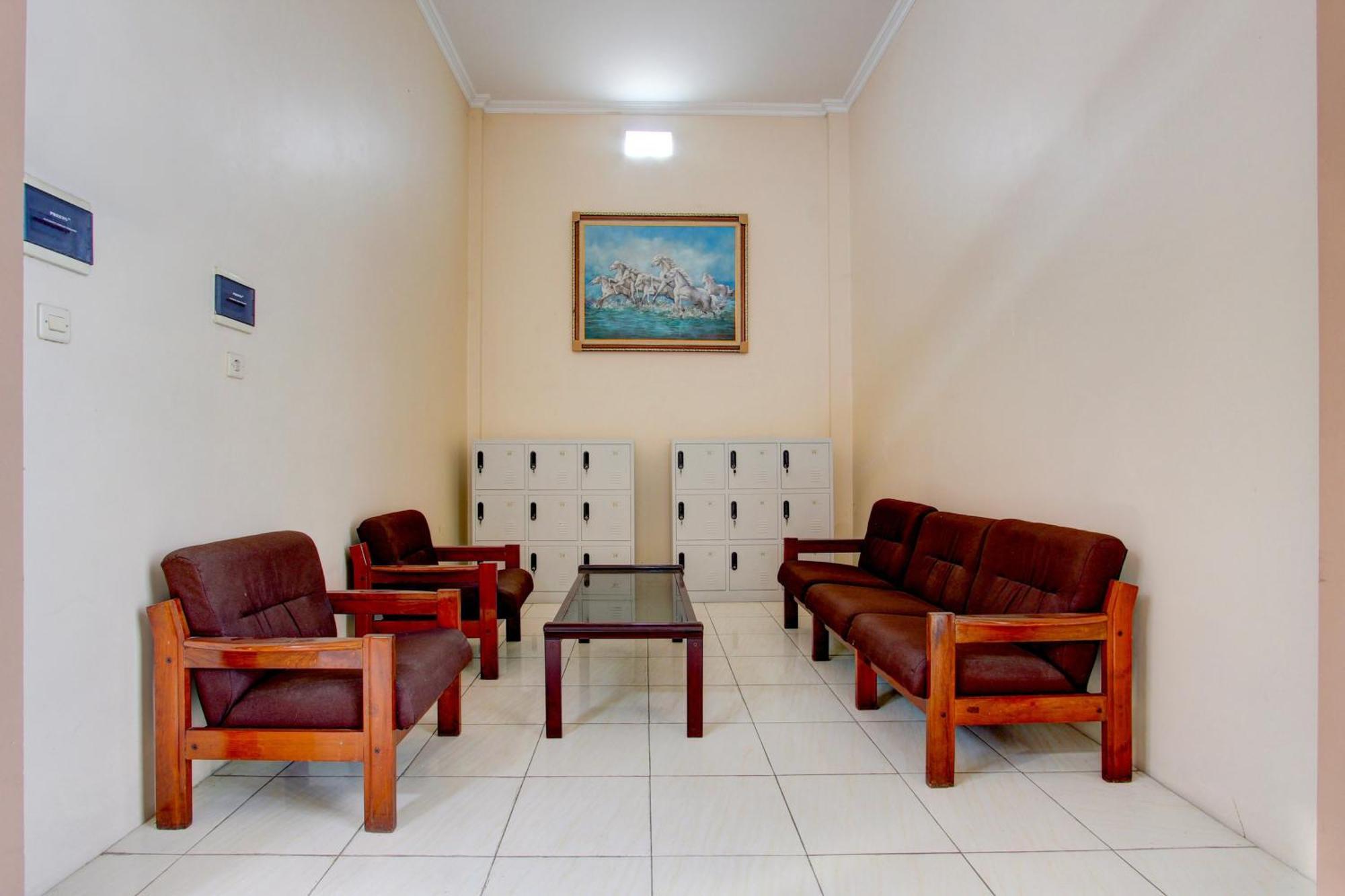 Spot On 93245 Guest House Mulia Dua Syariah Klaten Dış mekan fotoğraf
